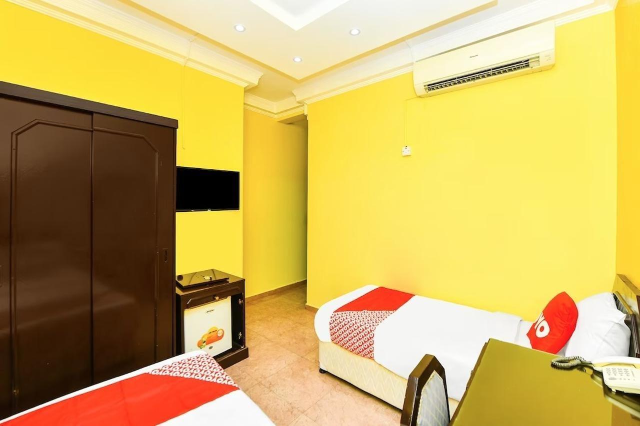 Marina Hotel Mutrah Exterior photo