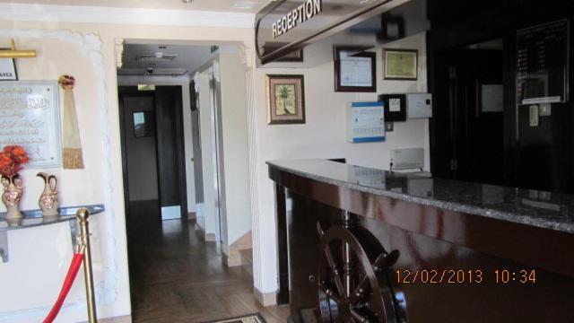 Marina Hotel Mutrah Exterior photo